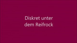 Diskret unter dem Reifrock – historische BDSM-Fantasie mit Lady Aranea in Spandex